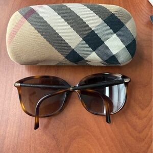 Stylish Brown Sunglasses with Plaid Case
